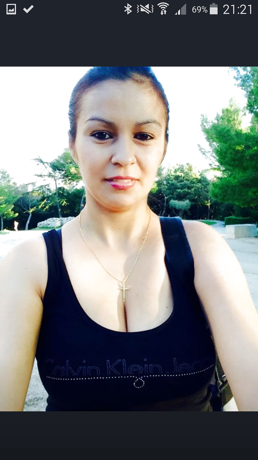 Superbe coquine épilée attende de faire bander un homme sympa mais pas seulement